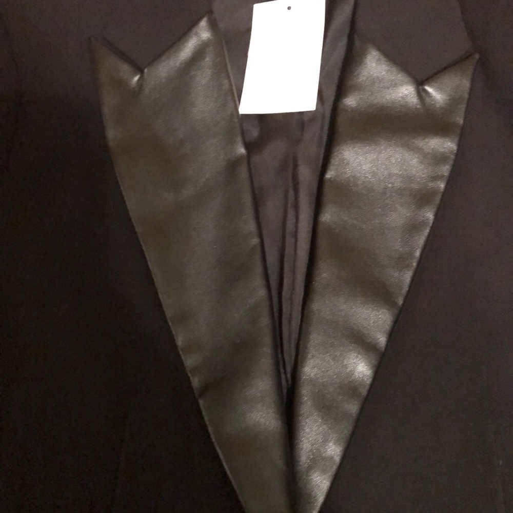 Blazer - Picture 2 of 5